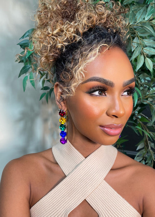 VIBRANT THANG HOOP EARRINGS