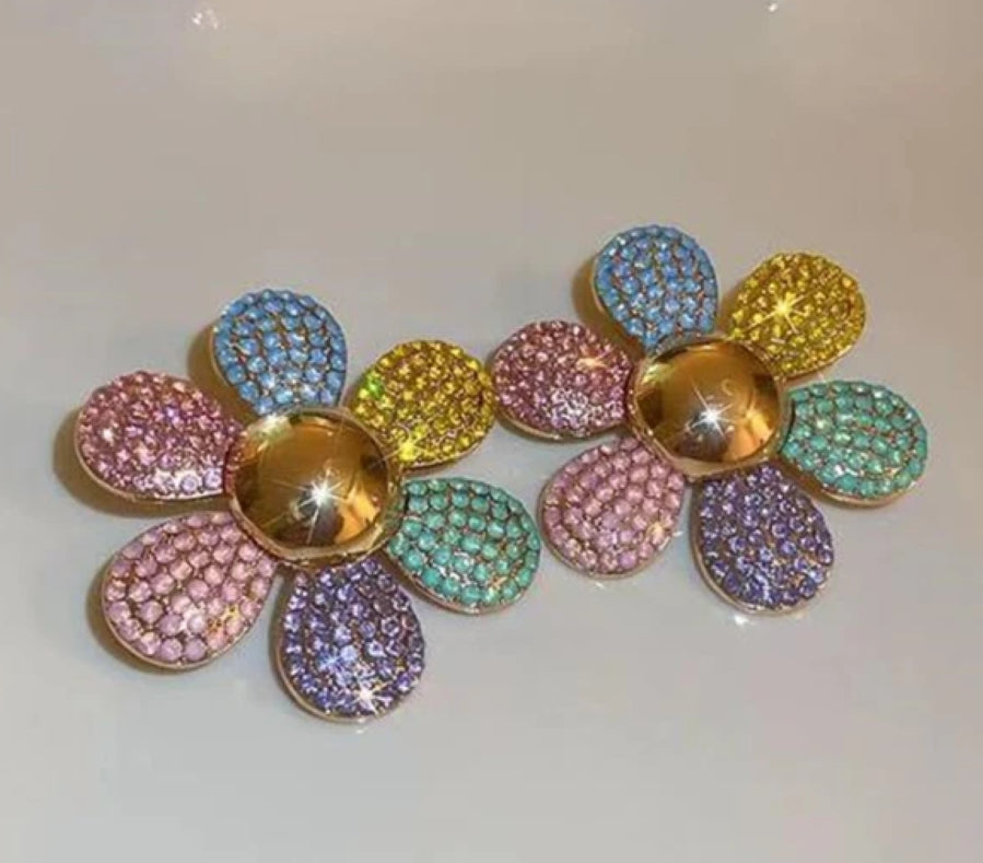 POPPY OVERSIZED STUDS