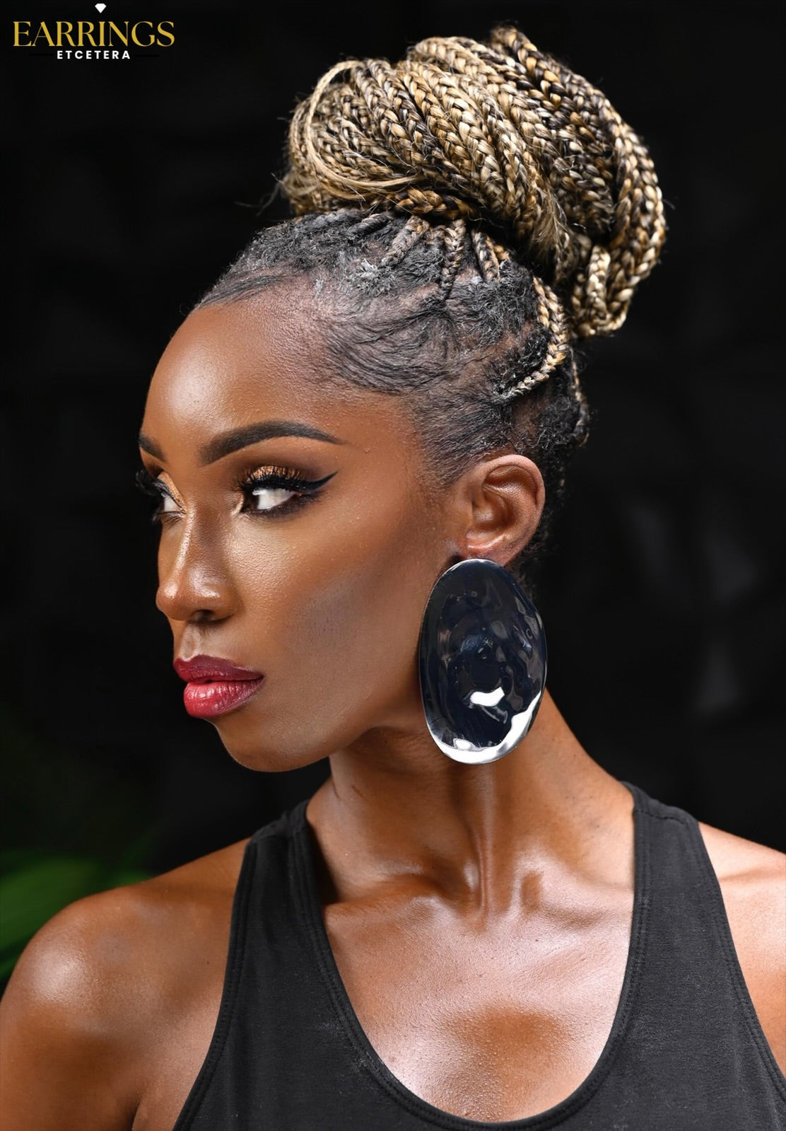 AMY OVERSIZED STUD EARRINGS