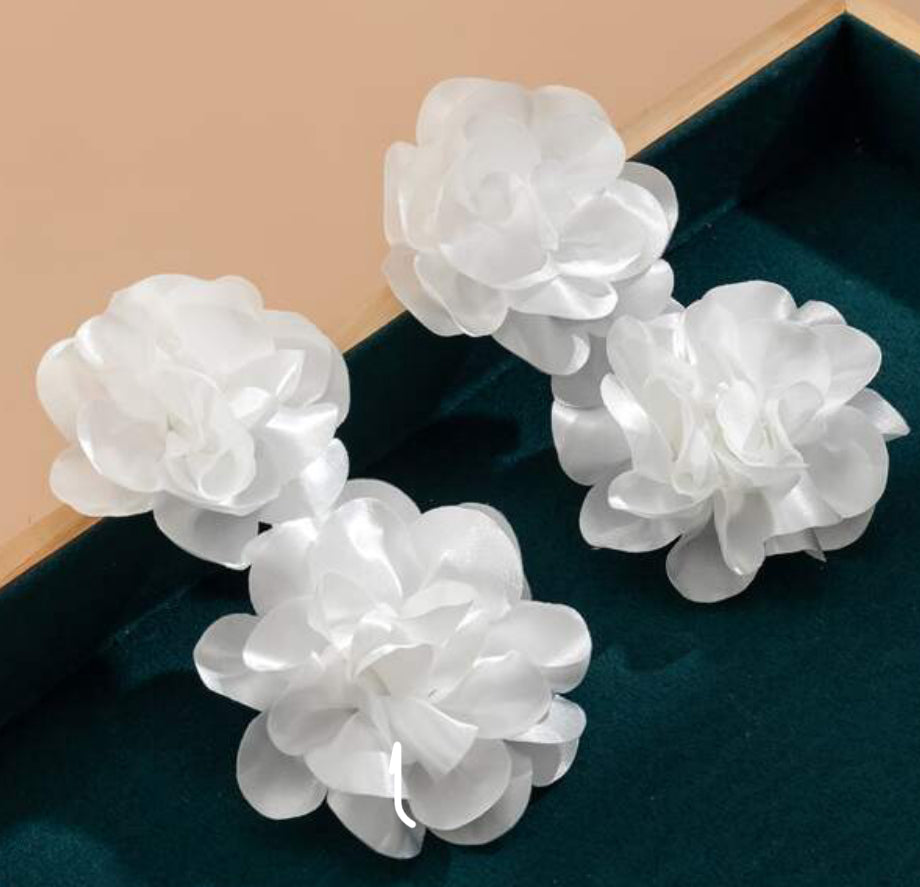 ROSANNE FLORAL EARRINGS