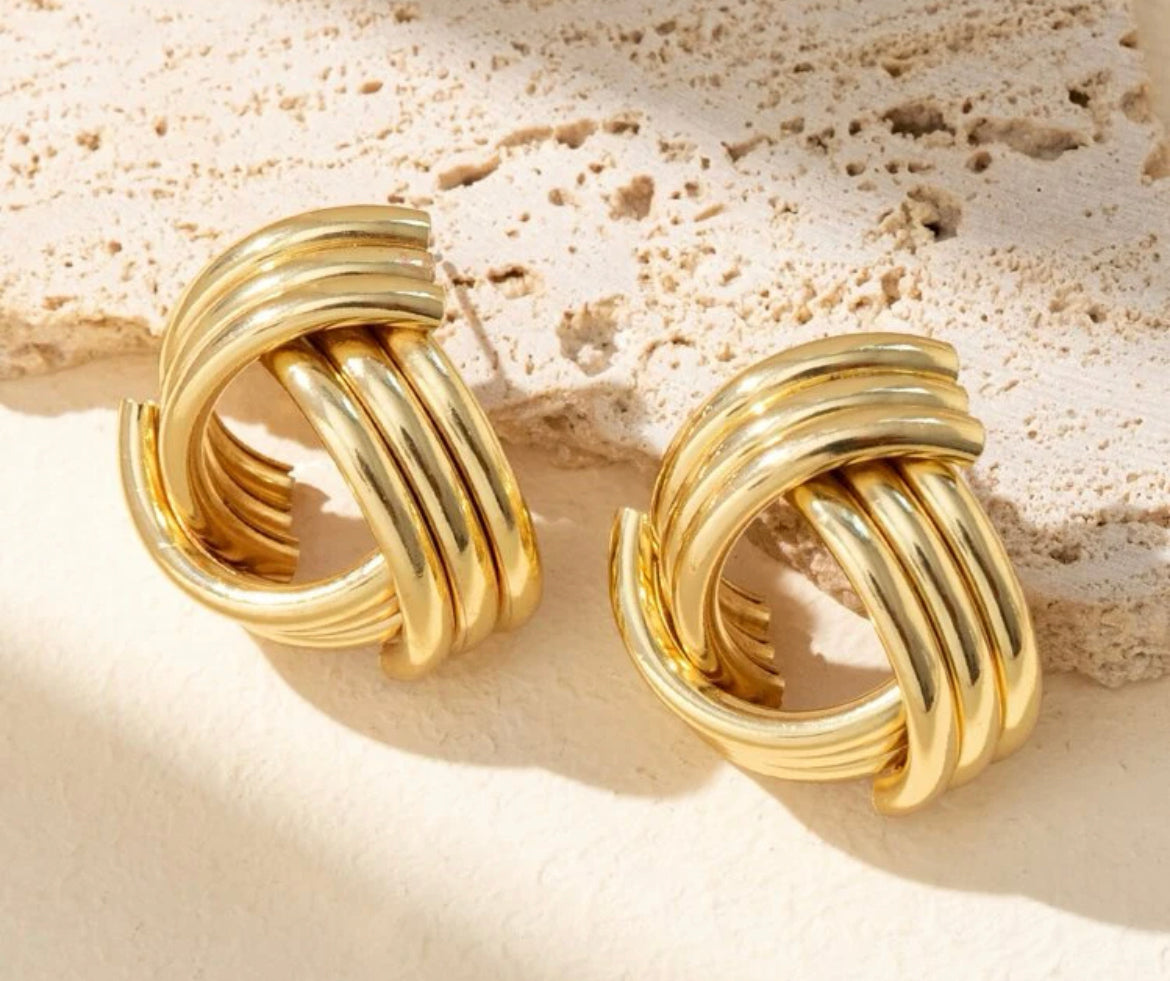 NENE OVERSIZED STUDS