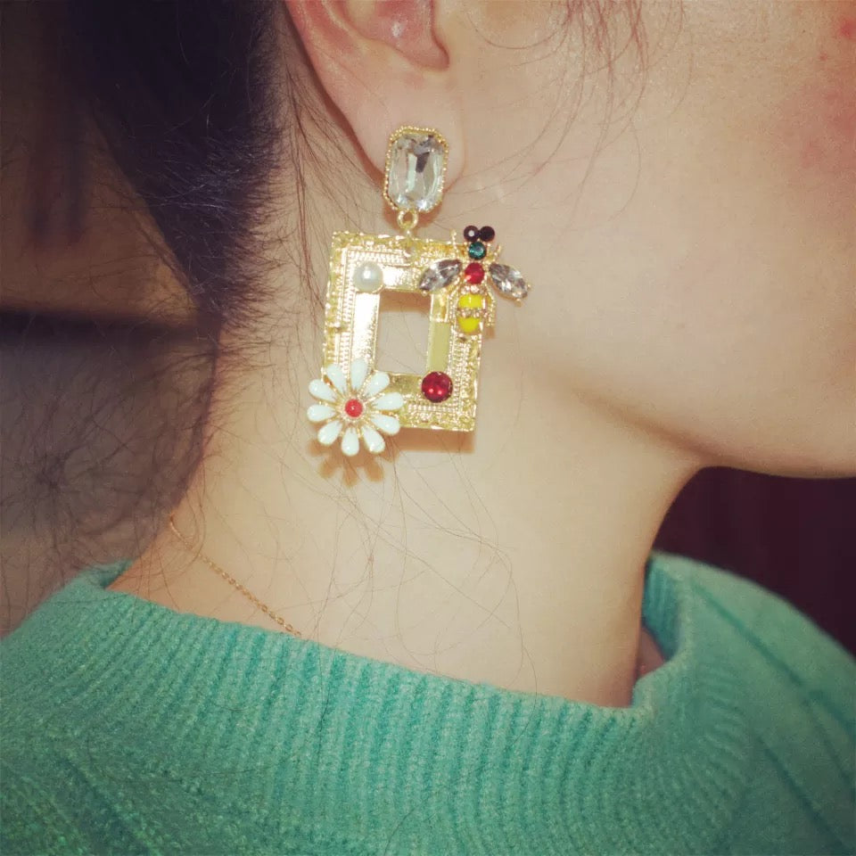 NAYA STATEMENT EARRINGS