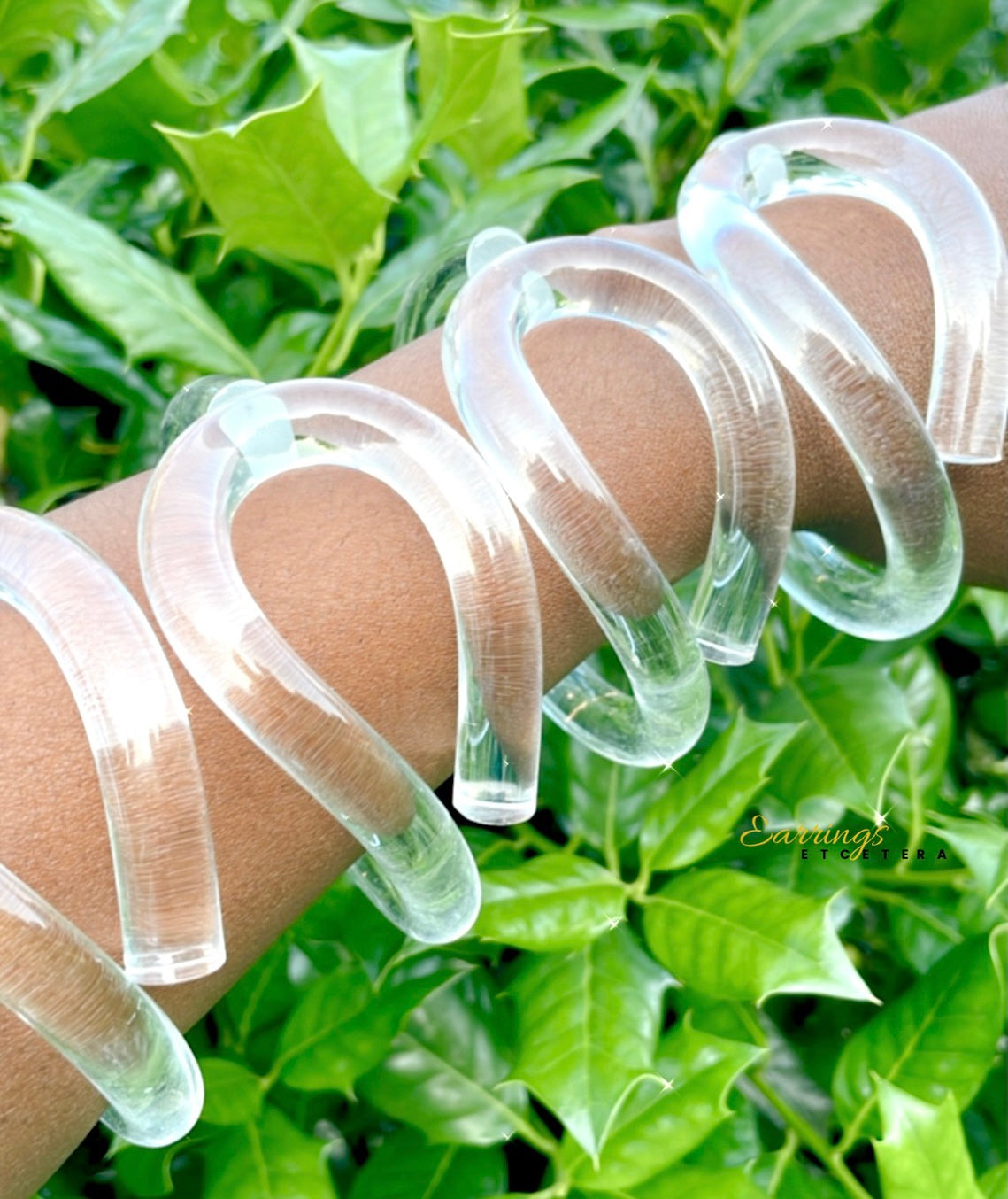 CLEAR TWISTED BANGLE