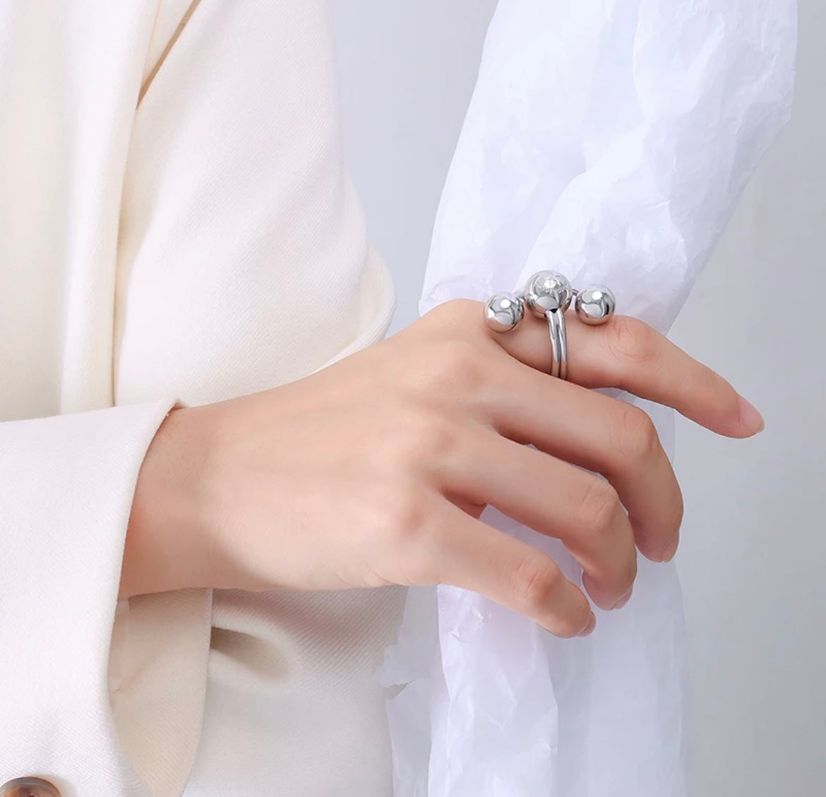 TRIPLE BALL RESIZABLE RING