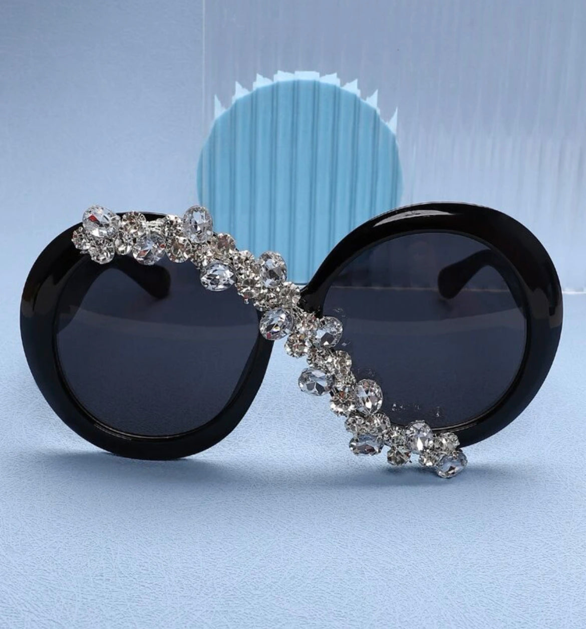 ALL EYES ON ME OVERSIZED SUNGLASSES