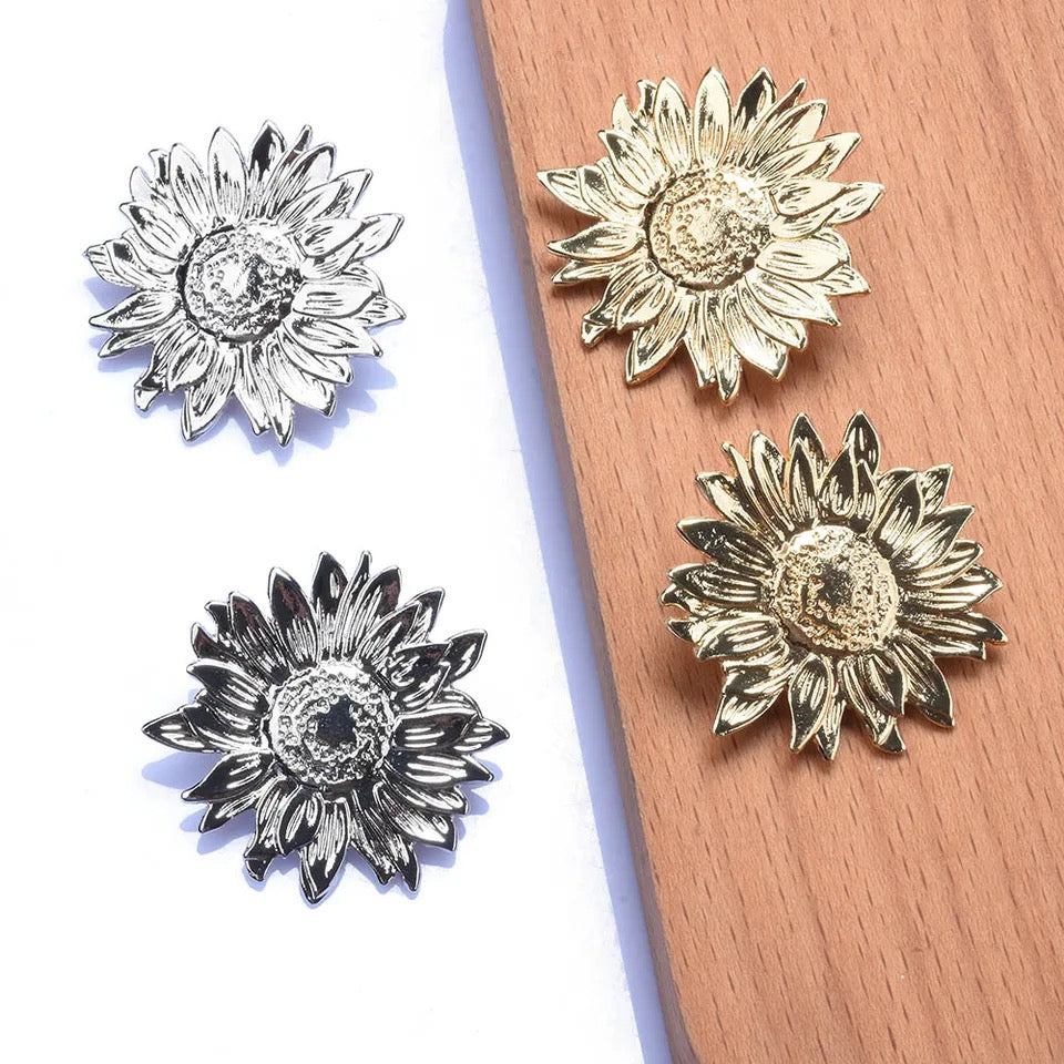 SUNFLOWER OVERSIZED STUD EARRINGS