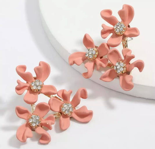 GARDENIA STUD EARRINGS