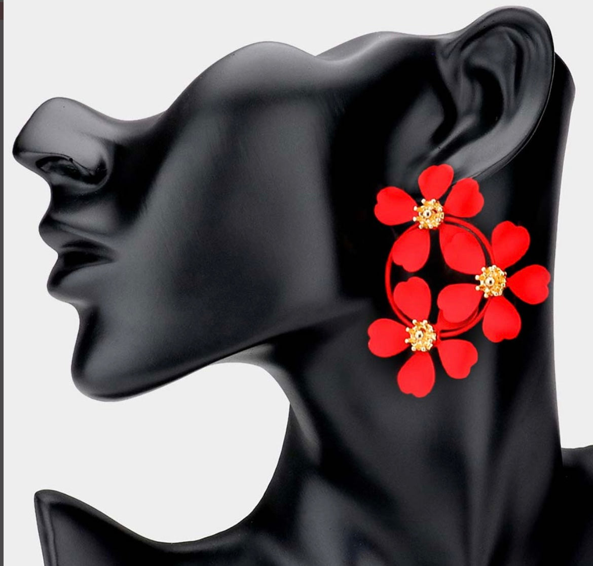 TRIPLE BLOOM OVERSIZED STUDS