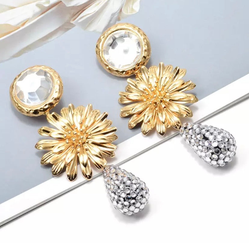 ZOEY STATEMENT EARRINGS