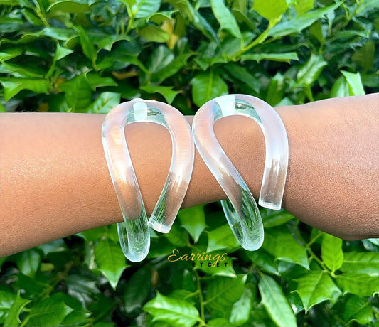 CLEAR TWISTED BANGLE