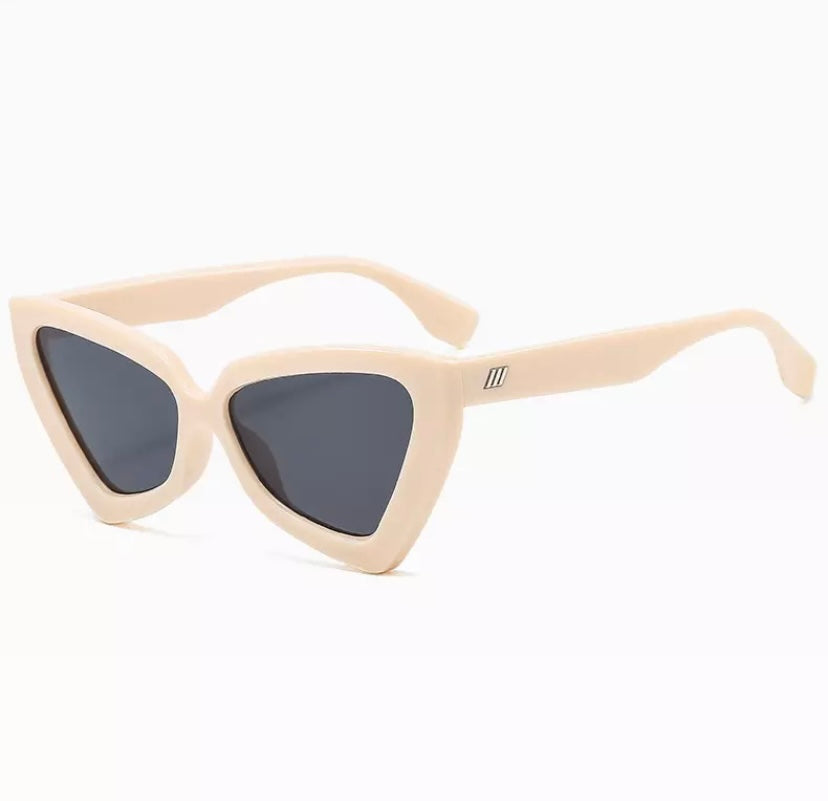 CAT EYE SUNGLASSES