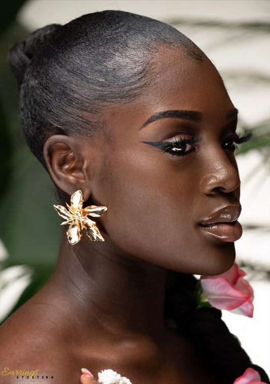 IRIS OVERSIZED STUDS