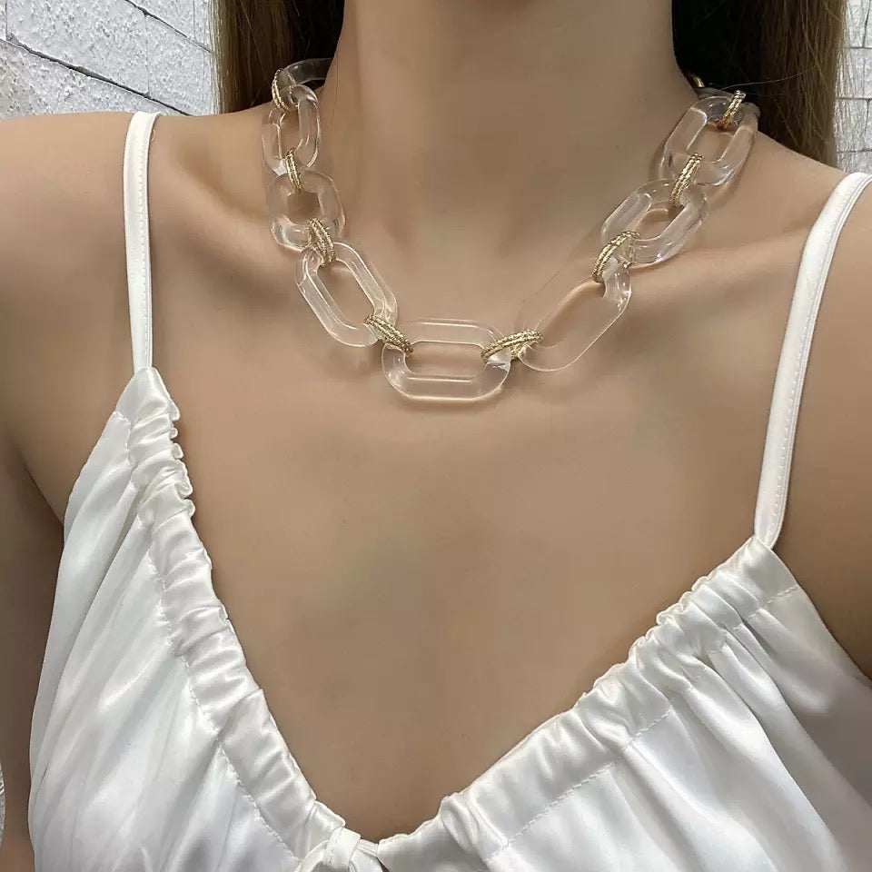 CLEAR LINK NECKLACE