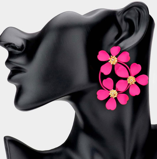 TRIPLE BLOOM OVERSIZED STUDS