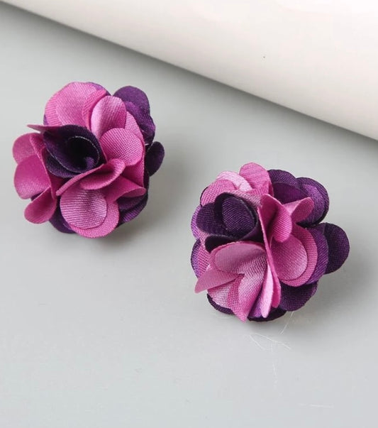 CARNATION STUD EARRINGS